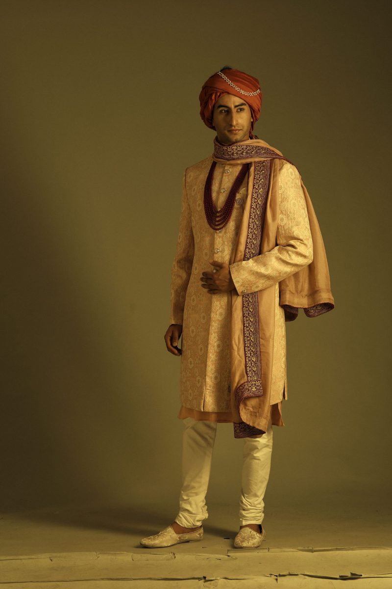 Silk sherwani Powder Pink with contrasting peach stole with red border - Image 3